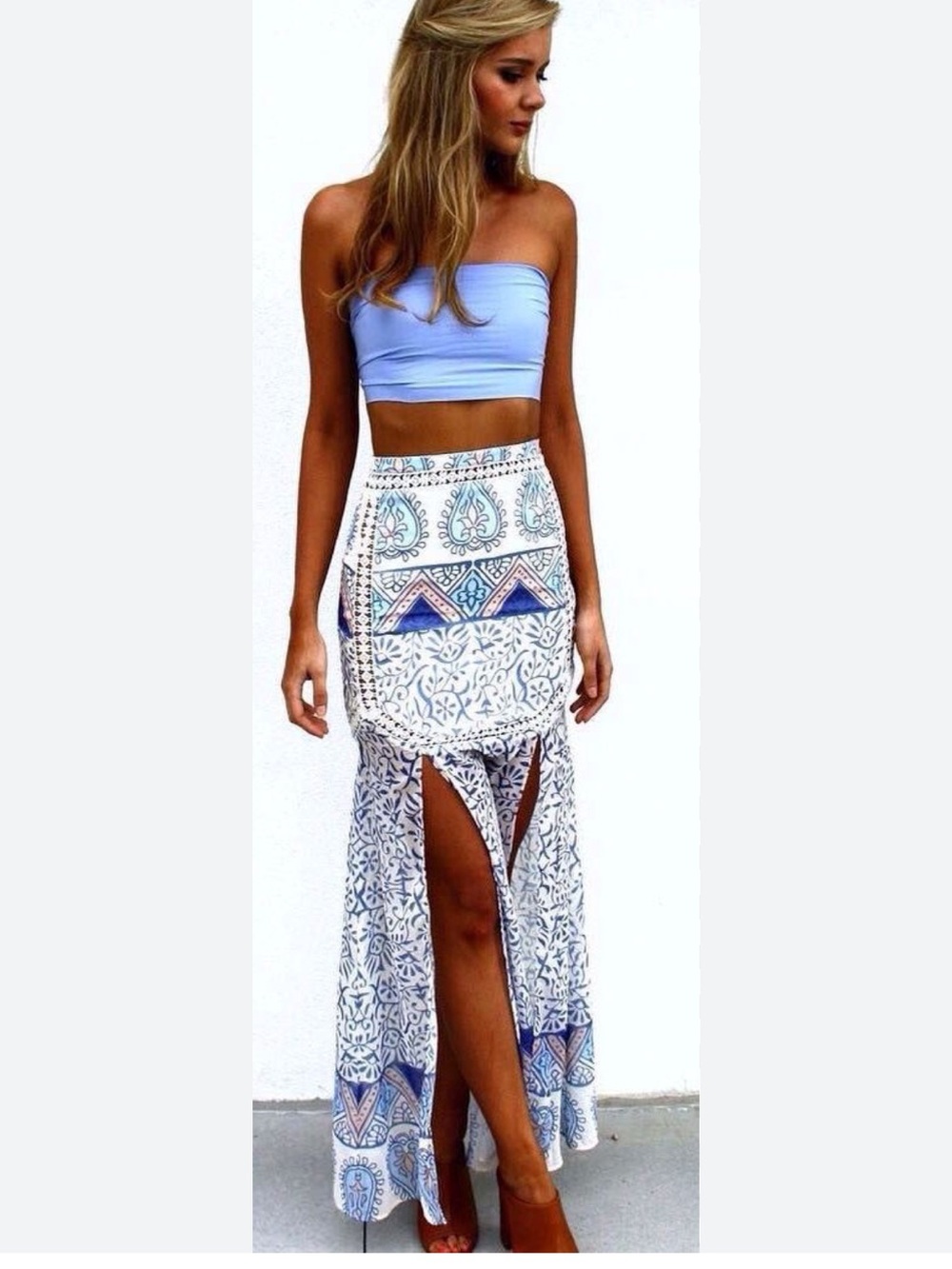 Sabo Skirt White Maxi with Blue Tribal Print and Front Slits Size Large